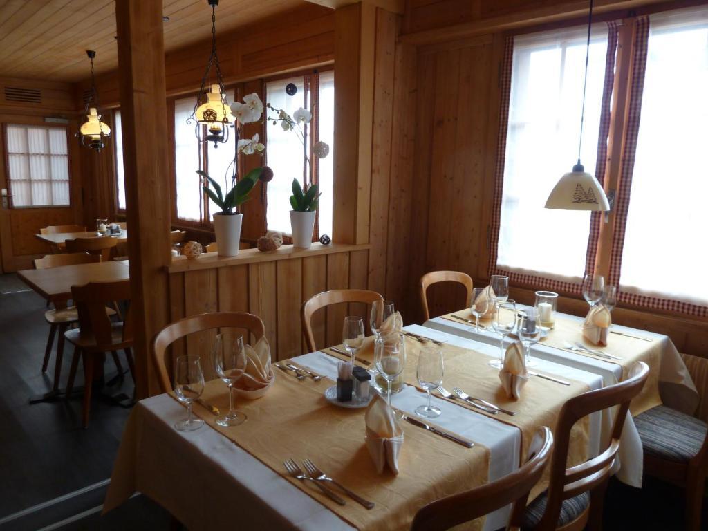 Hotel Gasthof Derby Zweisimmen Exterior foto